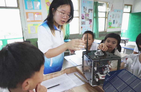 【“奋斗号”青春专列】“空天小课堂”激活科技报国志 【“奋斗号”青春专列】“空天小课堂”激活科技报国志